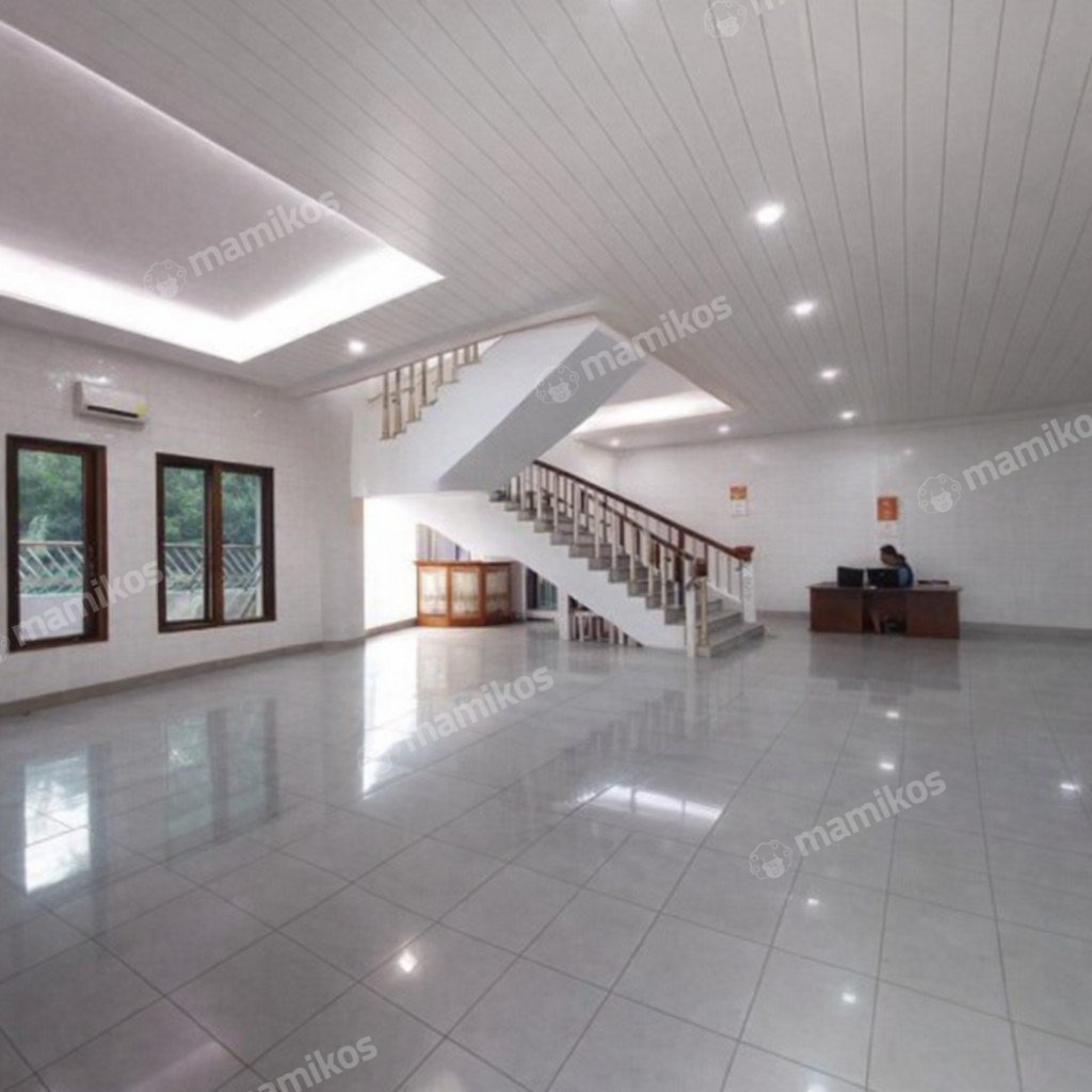 Rumah Sertifikat SHM 7 Kamar Tidur 7 Kamar Mandi Kebon Jeruk Jakarta Barat - Photo 3