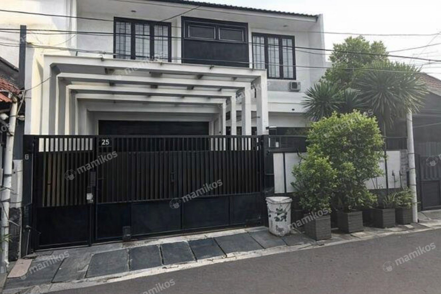 Rumah Sertifikat SHM 4 Kamar Tidur 4 Kamar Mandi Radio Dalam Jakarta Selatan