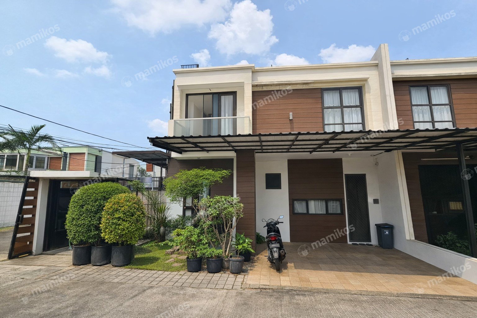 Rumah Sertifikat SHM 7 Kamar Tidur 3 Kamar Mandi Cilandak Jakarta Selatan