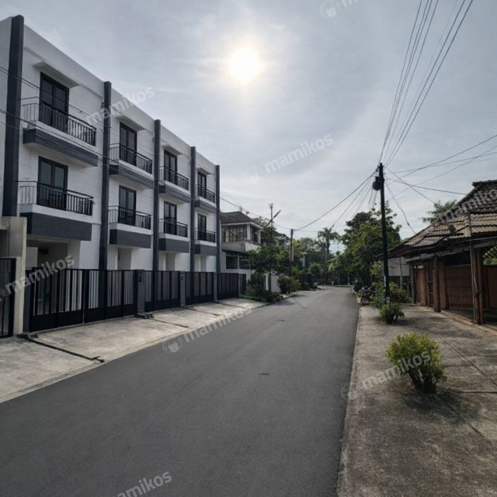 Rumah Sertifikat HGB 5 Kamar Tidur 4 Kamar Mandi Tanjung Duren Jakarta Barat - Photo 2