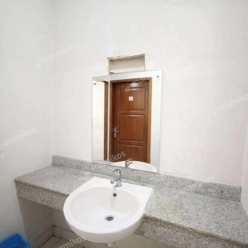 Rumah Sertifikat SHM 6 Kamar Tidur 6 Kamar Mandi Gandaria Jakarta Selatan - Photo 5