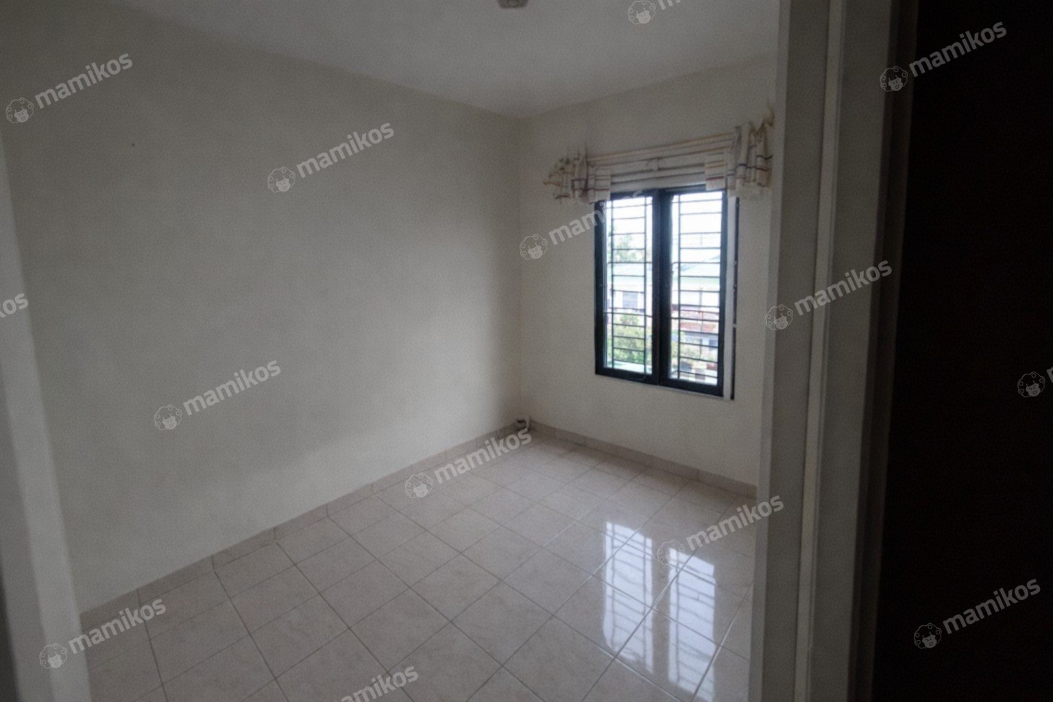 Rumah Sertifikat SHM 5 Kamar Tidur 4 Kamar Mandi Cengkareng Jakarta Barat - Photo 4