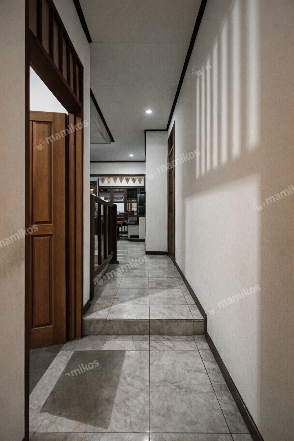 Rumah Sertifikat SHM 4 Kamar Tidur 3 Kamar Mandi Intercon Jakarta Barat - Photo 4