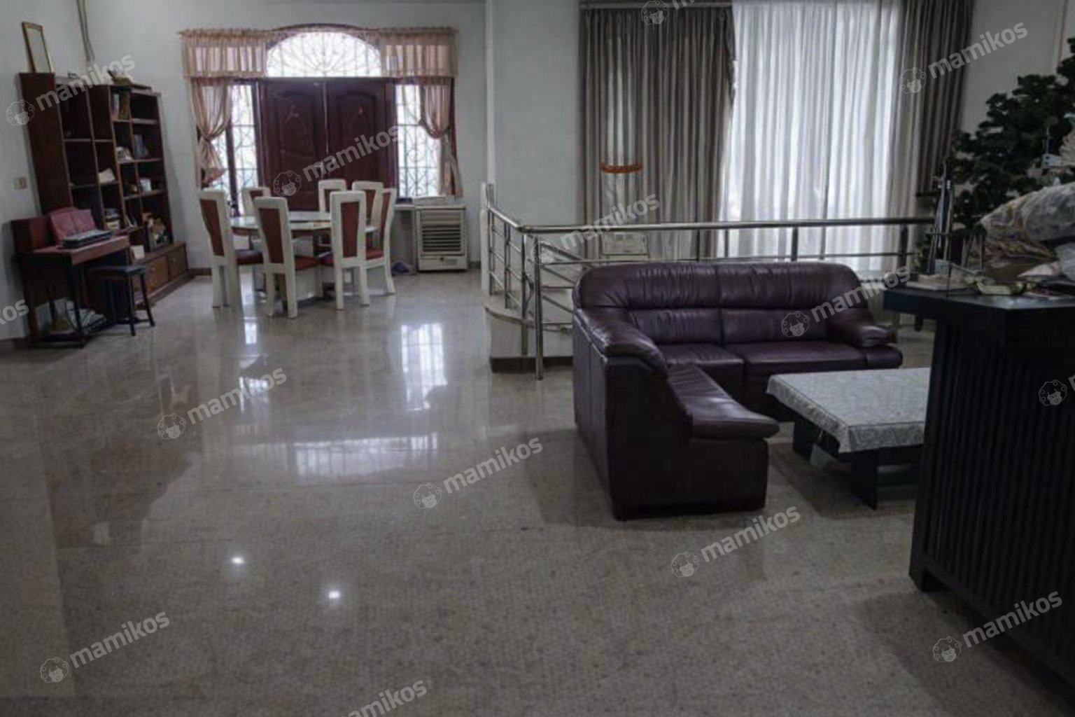 Rumah 8KT 4KM Kebon Jeruk Jakarta Barat