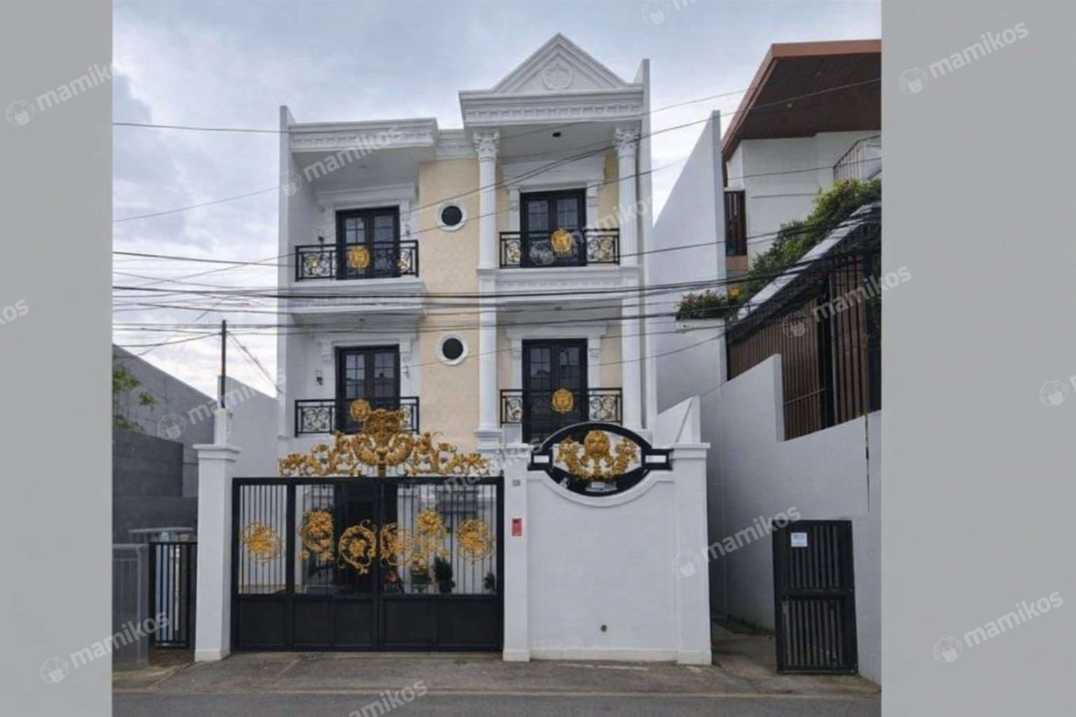 Rumah Sertifikat SHM 4 Kamar Tidur 4 Kamar Mandi Joglo Jakarta Barat