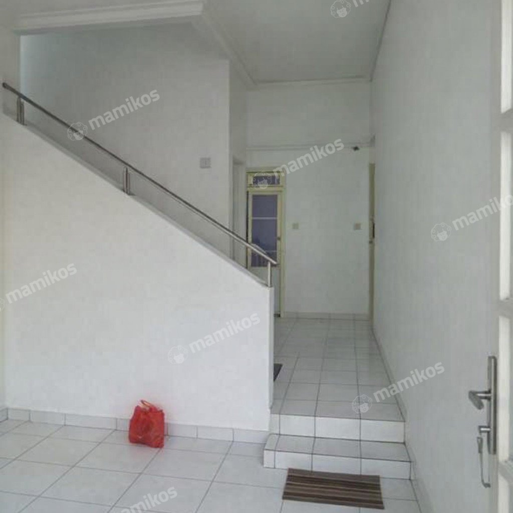 Rumah Sertifikat SHM 3 Kamar Tidur 2 Kamar Mandi Permata Buana Jakarta Barat - Photo 3
