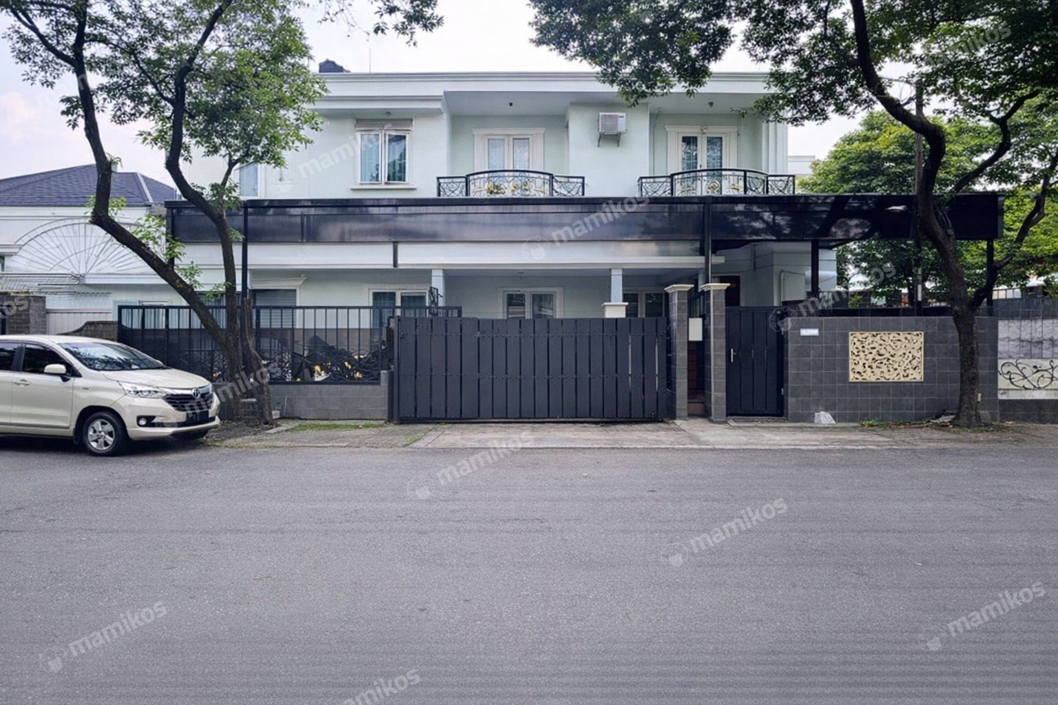 Rumah Sertifikat SHM 10 Kamar Tidur 8 Kamar Mandi Radio Dalam Jakarta Selatan