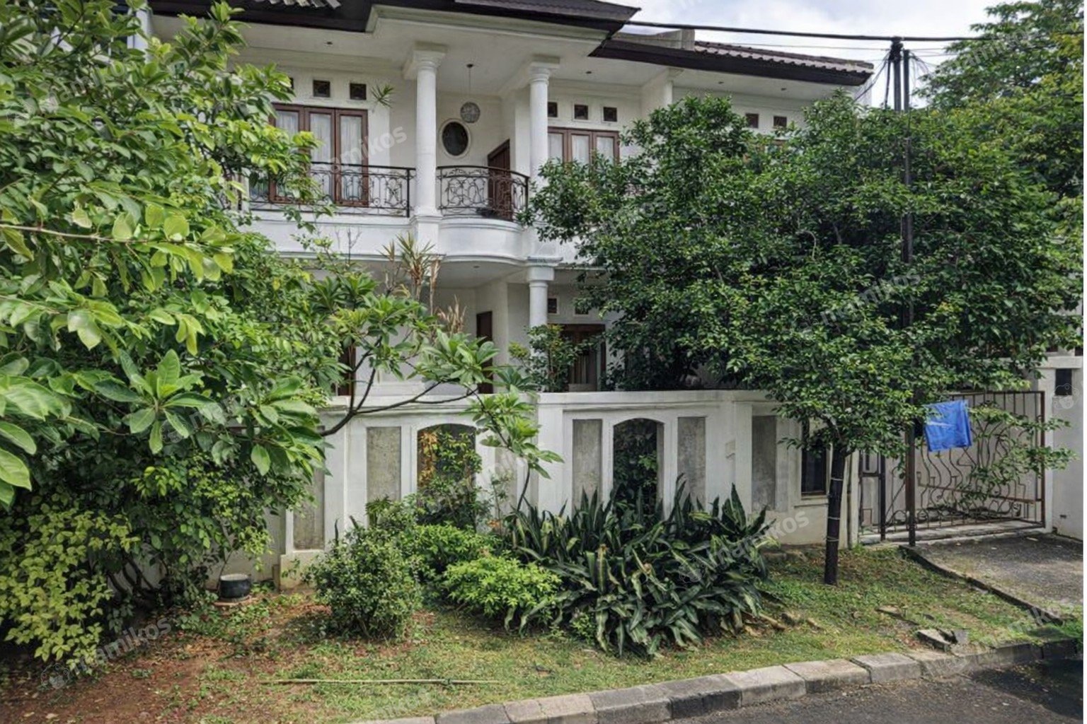 Rumah Sertifikat SHM 5 Kamar Tidur 4 Kamar Mandi Cibubur Jakarta Timur