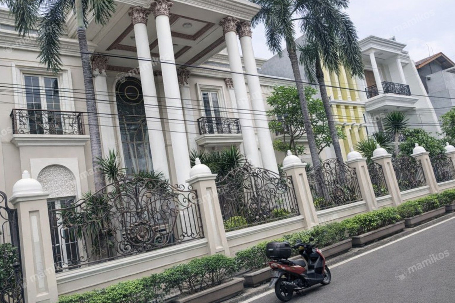 Rumah Sertifikat SHM 5 Kamar Tidur 5 Kamar Mandi Duren Sawit Jakarta Timur