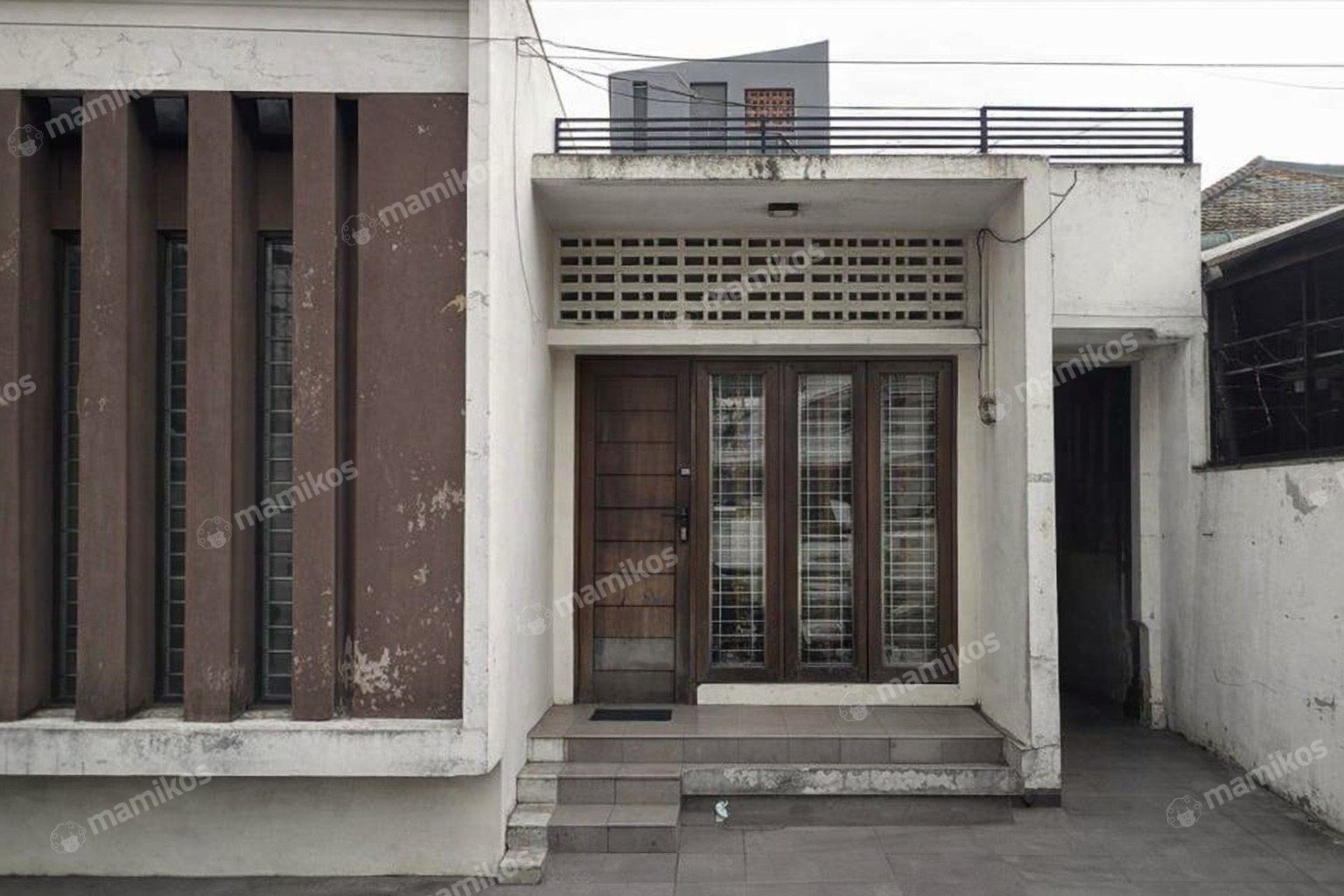 Rumah Sertifikat HGB 4 Kamar Tidur 4 Kamar Mandi Kebon Jeruk Jakarta Barat