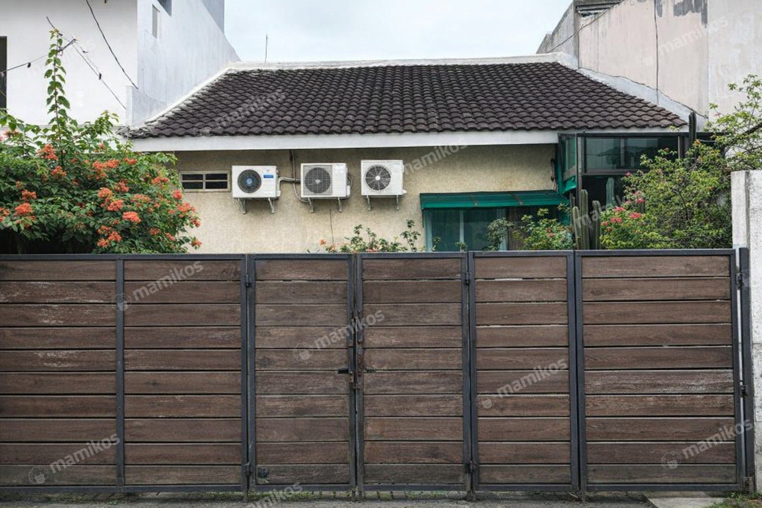 Rumah Sertifikat SHM 3 Kamar Tidur 3 Kamar Mandi Cirendeu Jakarta Selatan