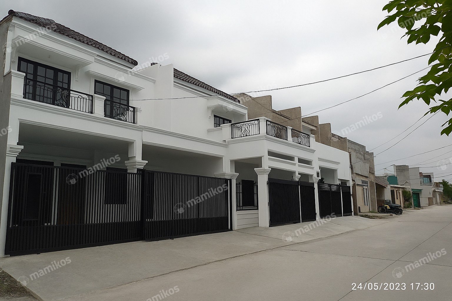 Rumah Sertifikat SHM 4 Kamar Tidur 4 Kamar Mandi Kav DKI Jakarta Barat - Photo 2