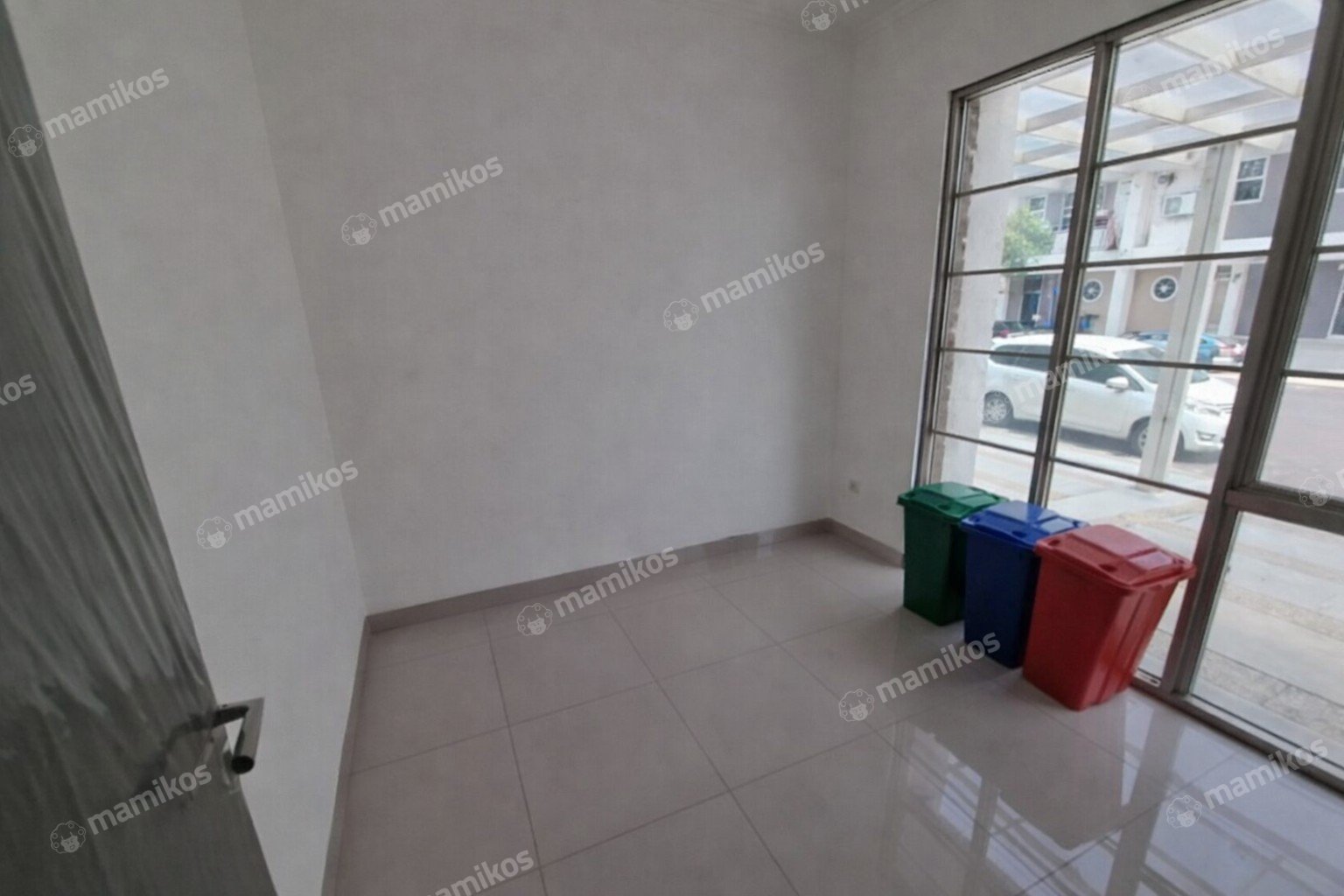 Rumah Sertifikat SHM 3 Kamar Tidur 3 Kamar Mandi Pantai Indah Kapuk 2 Jakarta Utara - Photo 2
