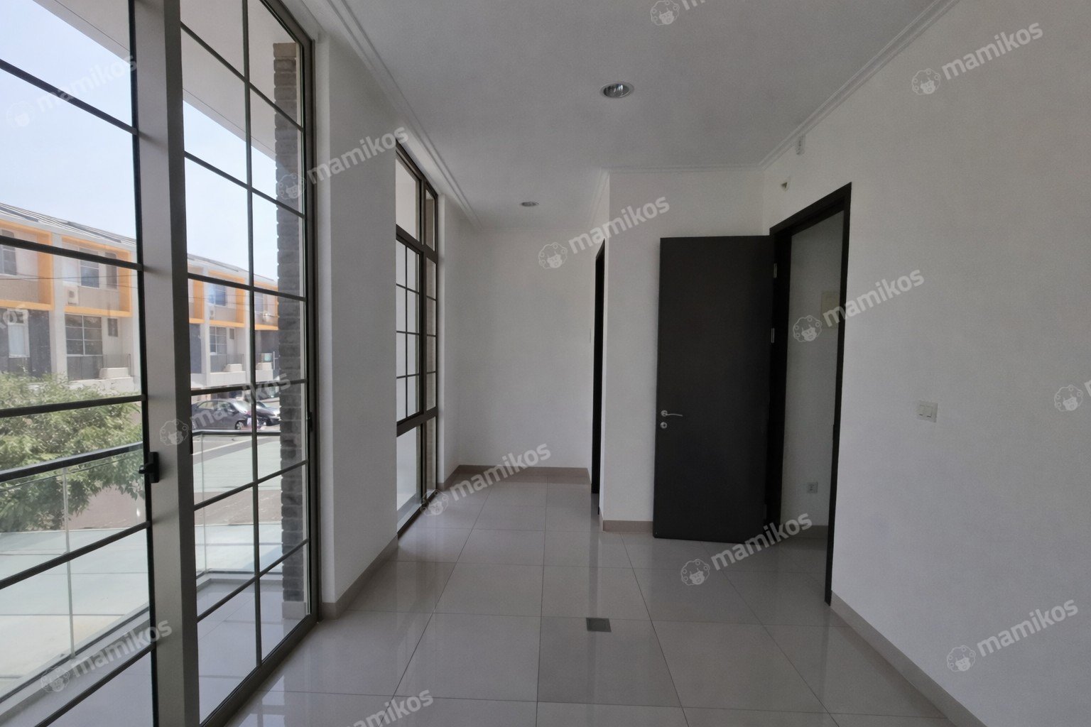 Rumah Sertifikat SHM 3 Kamar Tidur 3 Kamar Mandi Pantai Indah Kapuk 2 Jakarta Utara - Photo 3