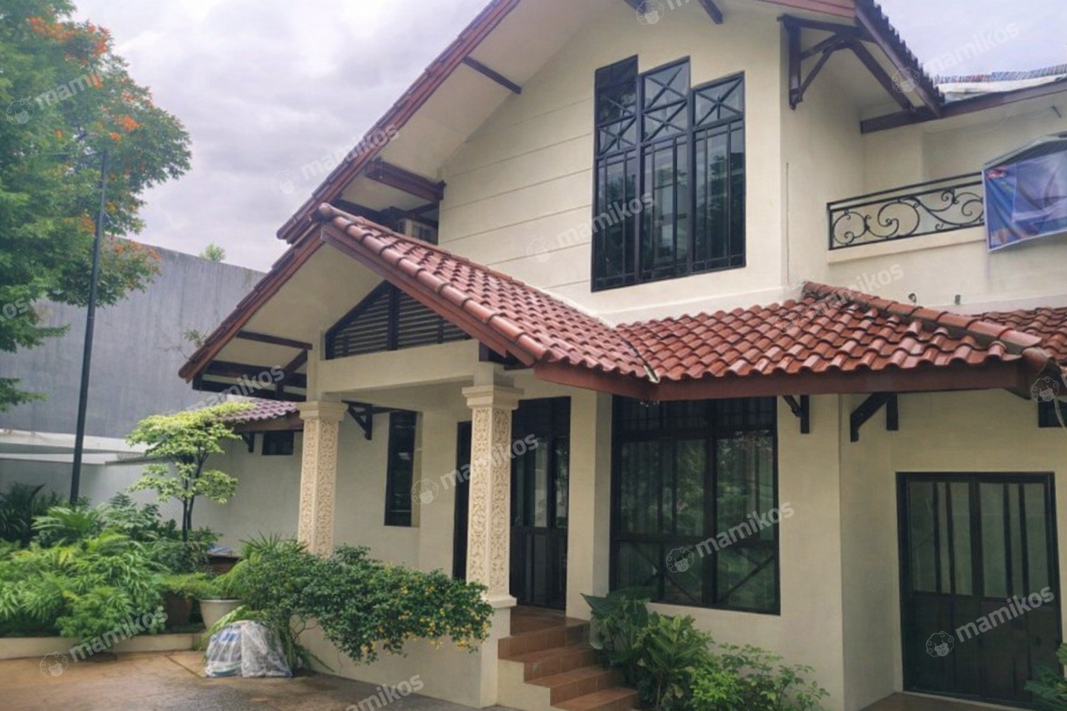 Rumah 4 Kamar Tidur 6 Kamar Mandi 2 Lantai Permata Hijau Jakarta Selatan