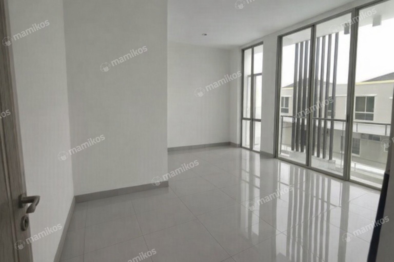 Rumah Sertifikat SHM 4 Kamar Tidur 4 Kamar Mandi Pantai Indah Kapuk 2 Jakarta Utara - Photo 2