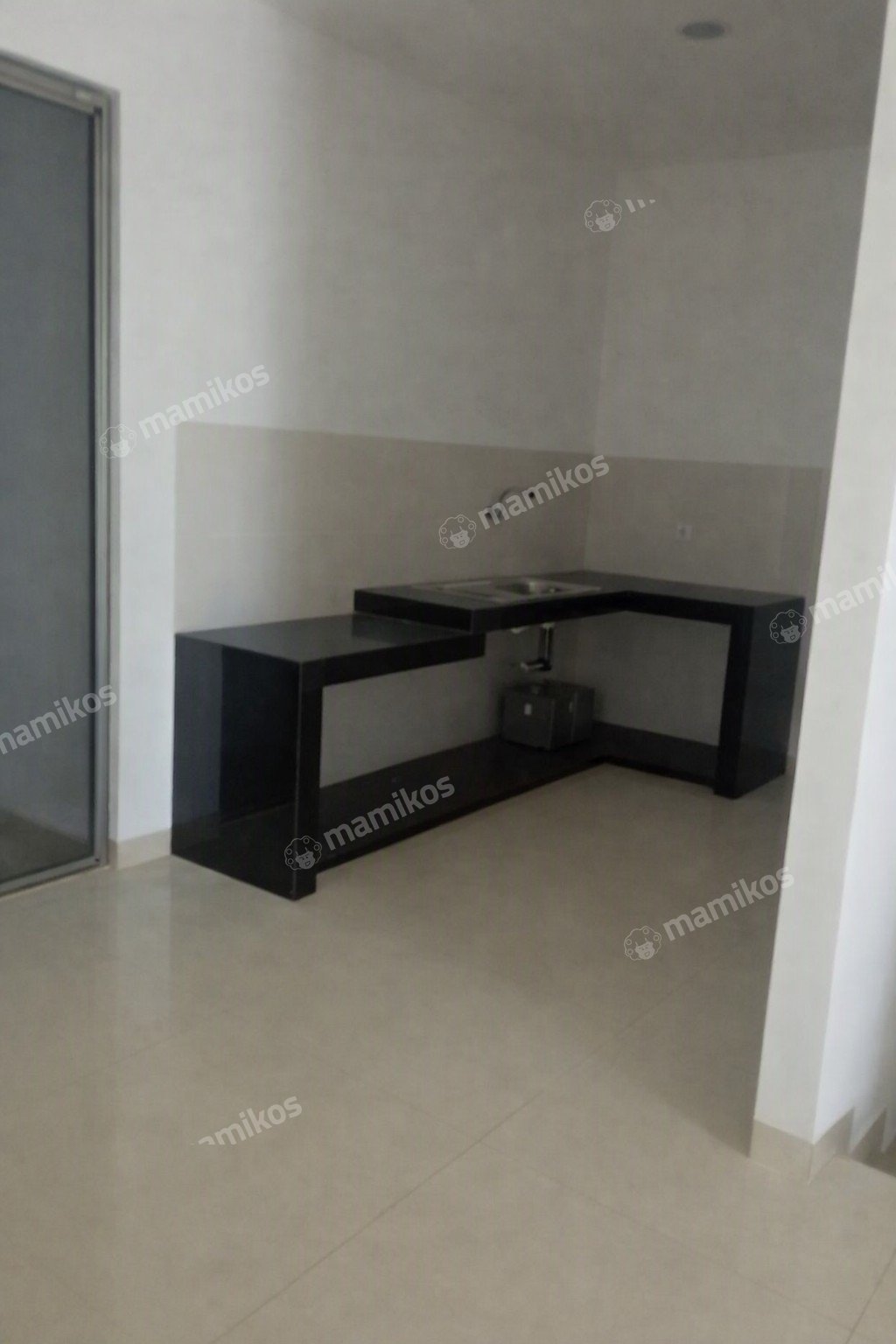 Rumah Sertifikat HGB 3 Kamar Tidur 3 Kamar Mandi Pantai Indah Kapuk Jakarta Utara - Photo 2