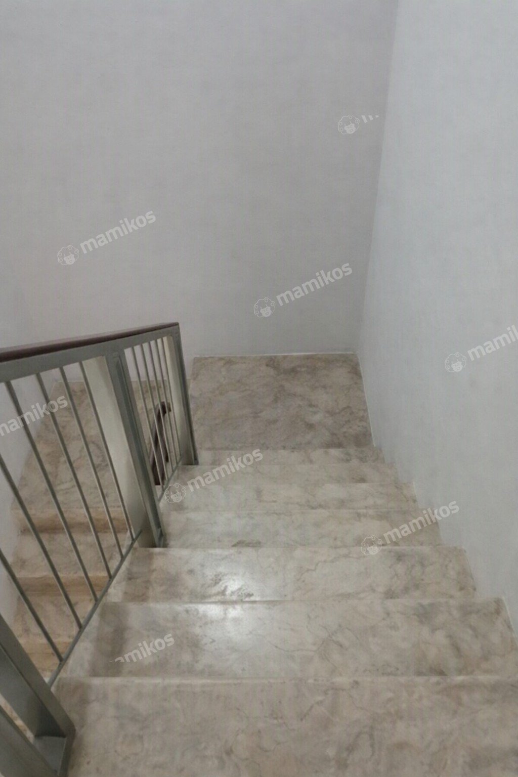 Rumah Sertifikat HGB 3 Kamar Tidur 3 Kamar Mandi Pantai Indah Kapuk Jakarta Utara - Photo 3