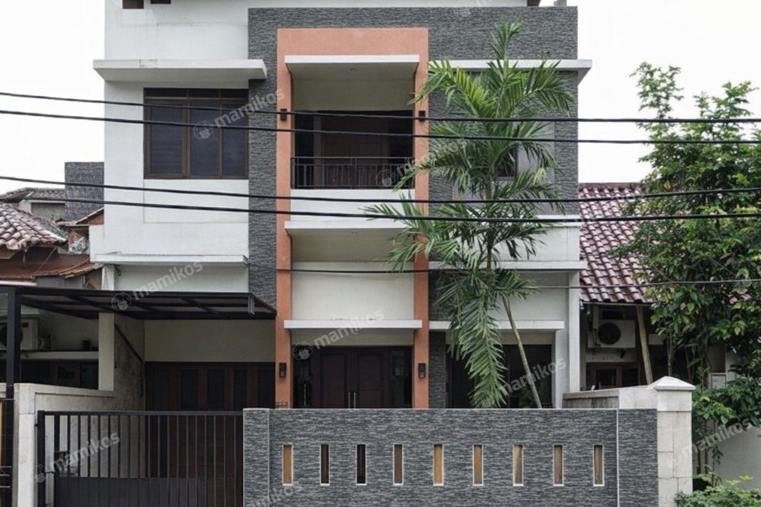 Rumah Sertifikat SHM 3 Kamar Tidur 3 Kamar Mandi Raffles Hills Jakarta Timur