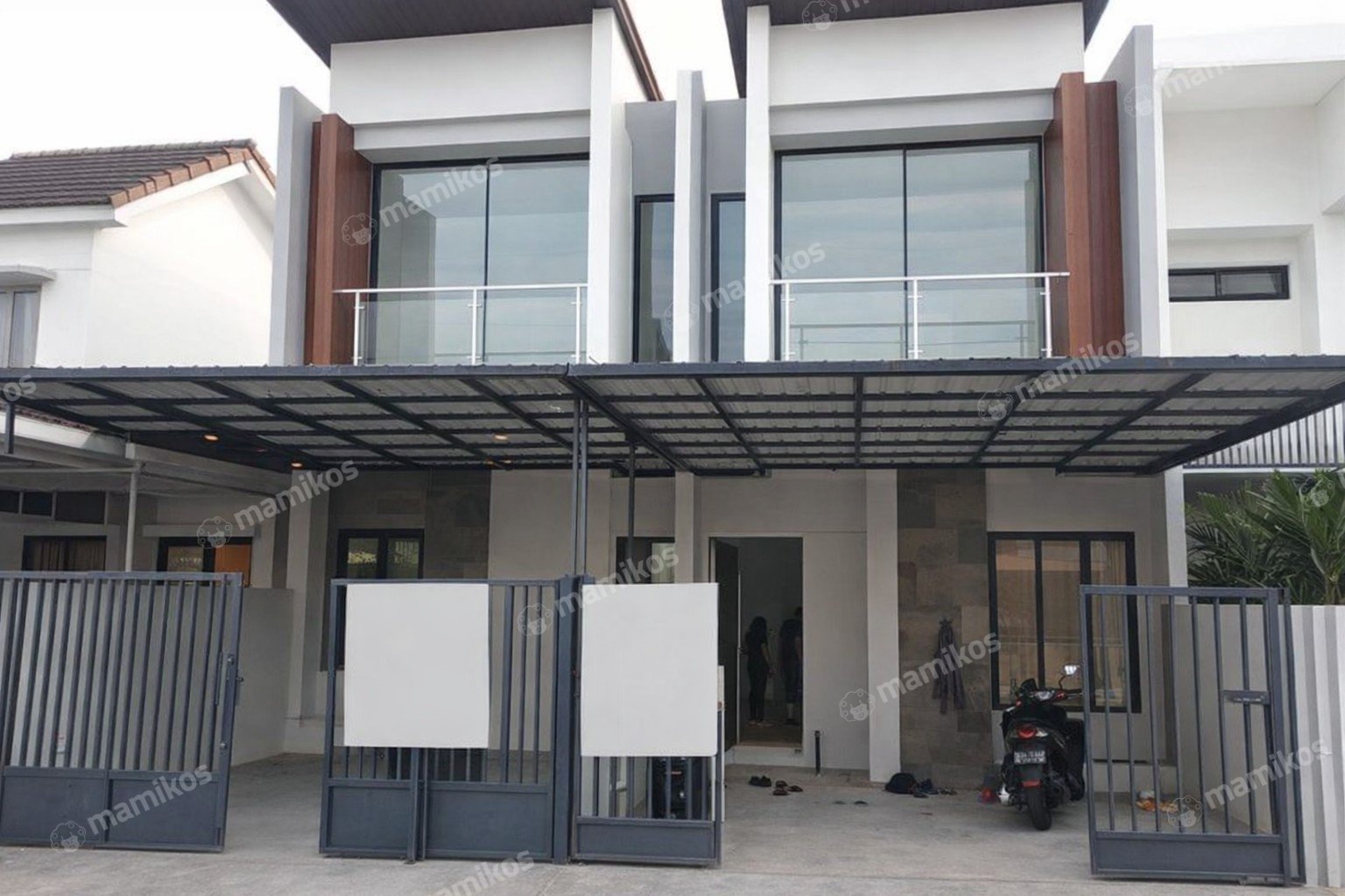 Rumah Sertifikat SHM 4 Kamar Tidur 3 Kamar Mandi Metland Puri Jakarta Barat