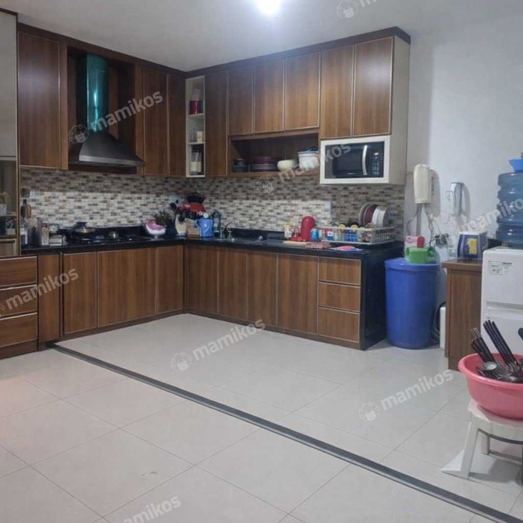 Rumah Sertifikat SHM 4 Kamar Tidur 5 Kamar Mandi Green Lake City Jakarta Barat - Photo 5