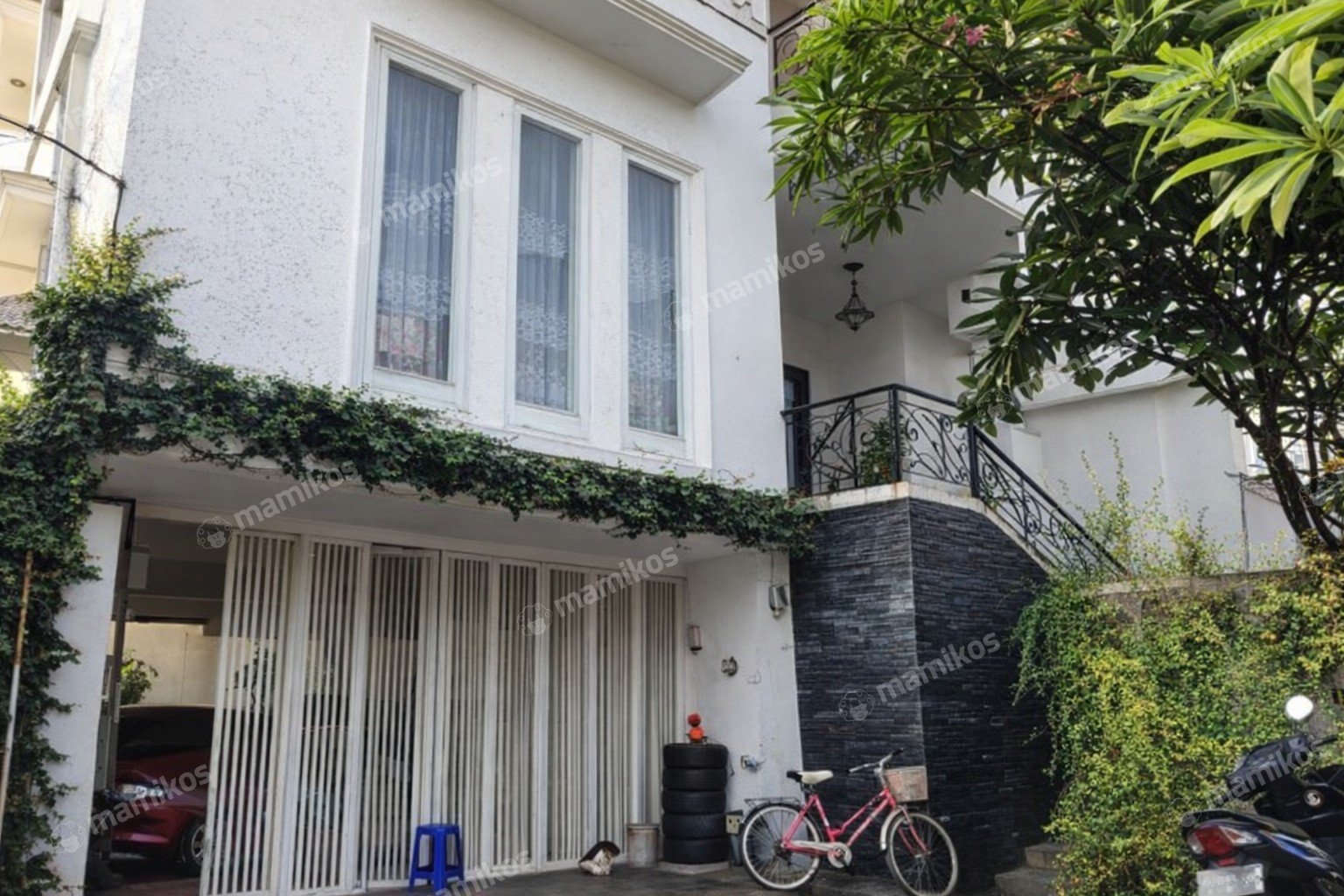 Rumah Sertifikat SHM 5 Kamar Tidur 5 Kamar Mandi Kemanggisan Jakarta Barat