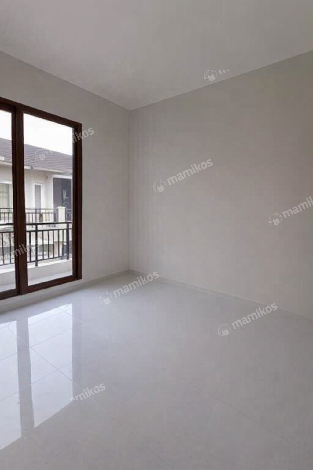 Rumah Sertifikat SHM 3 Kamar Tidur 2 Kamar Mandi Kota Wisata Jakarta Timur - Photo 4