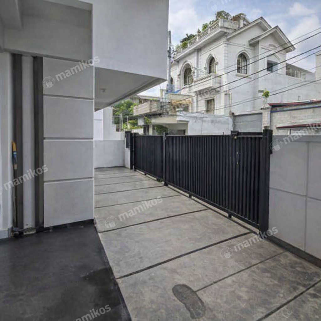 Rumah Sertifikat SHM 5 Kamar Tidur 3 Kamar Mandi Grogol Jakarta Barat - Photo 2