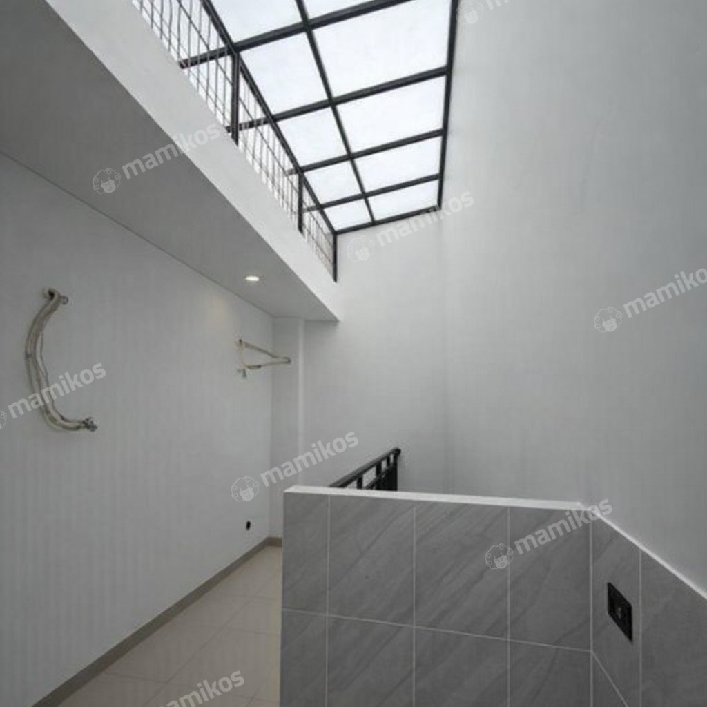 Rumah Sertifikat SHM 5 Kamar Tidur 4 Kamar Mandi Tanjung Duren Jakarta Barat - Photo 5