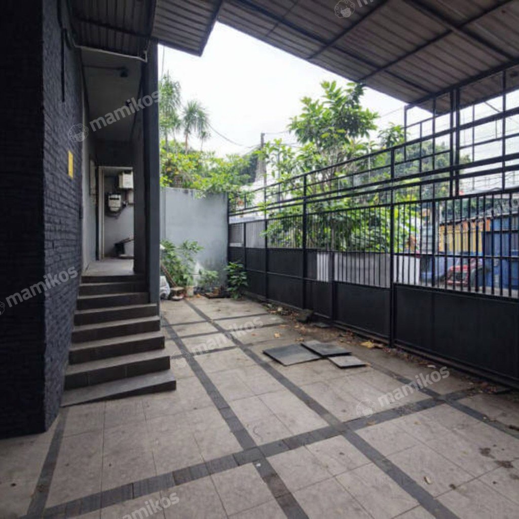 Rumah Sertifikat SHM 3 Kamar Tidur 3 Kamar Mandi Taman Ratu Jakarta Barat - Photo 4