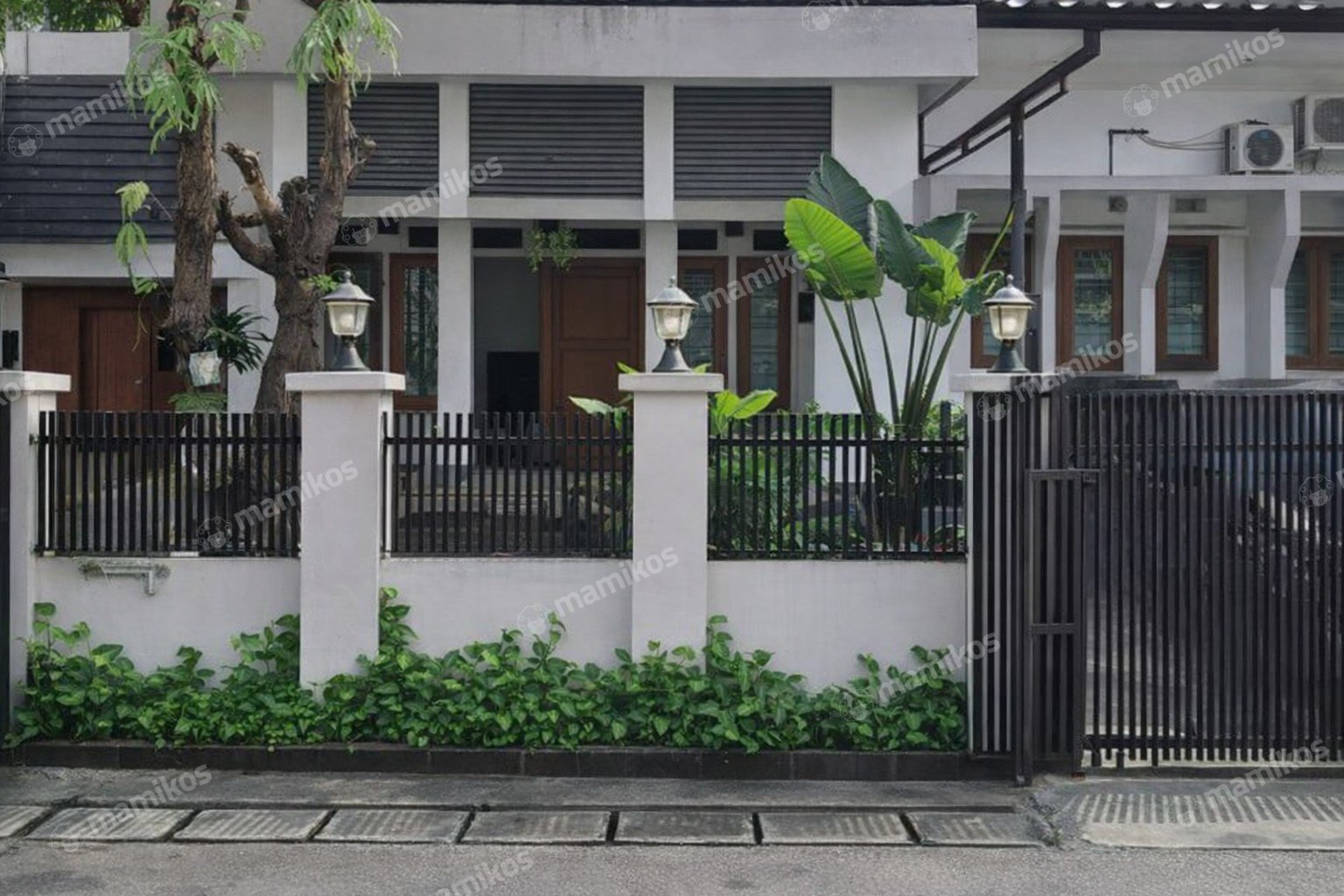 Rumah Sertifikat SHM 4 Kamar Tidur 3 Kamar Mandi Radio Dalam Jakarta Selatan