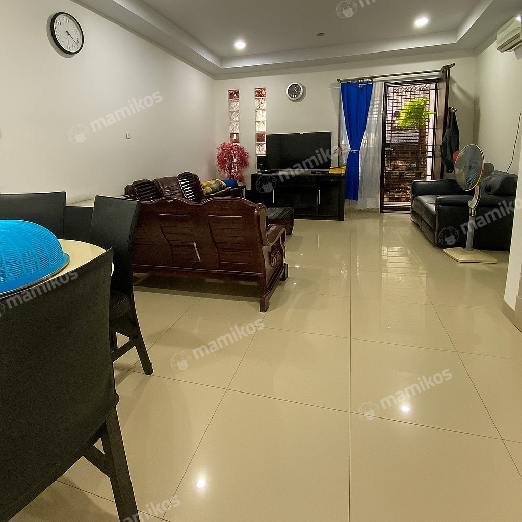 Rumah Sertifikat SHM 3 Kamar Tidur 3 Kamar Mandi Daan Mogot Jakarta Barat