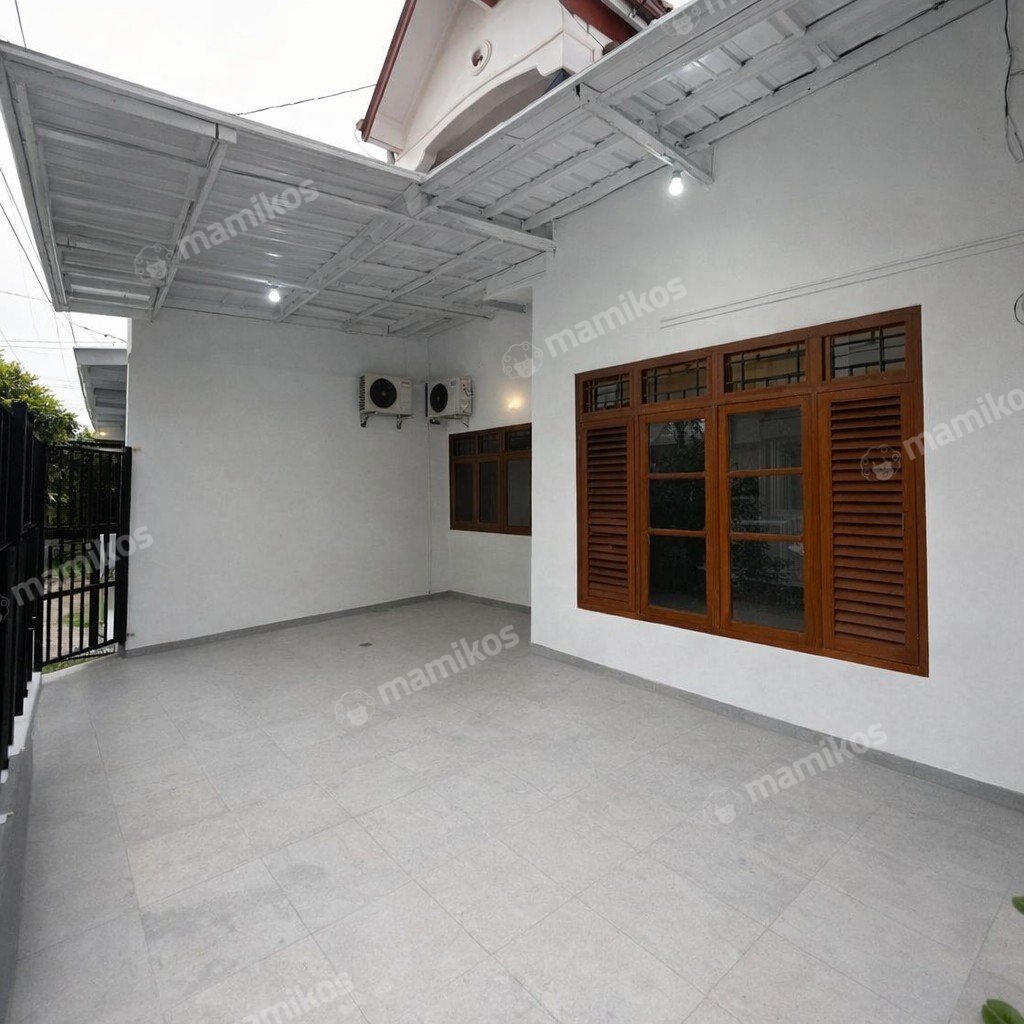 Rumah Sertifikat SHM 3 Kamar Tidur 3 Kamar Mandi Duren Sawit Jakarta Timur - Photo 2