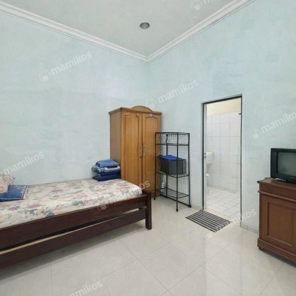 Rumah Sertifikat SHM 3 Kamar Tidur 3 Kamar Mandi Jagakarsa Jakarta Selatan - Photo 3