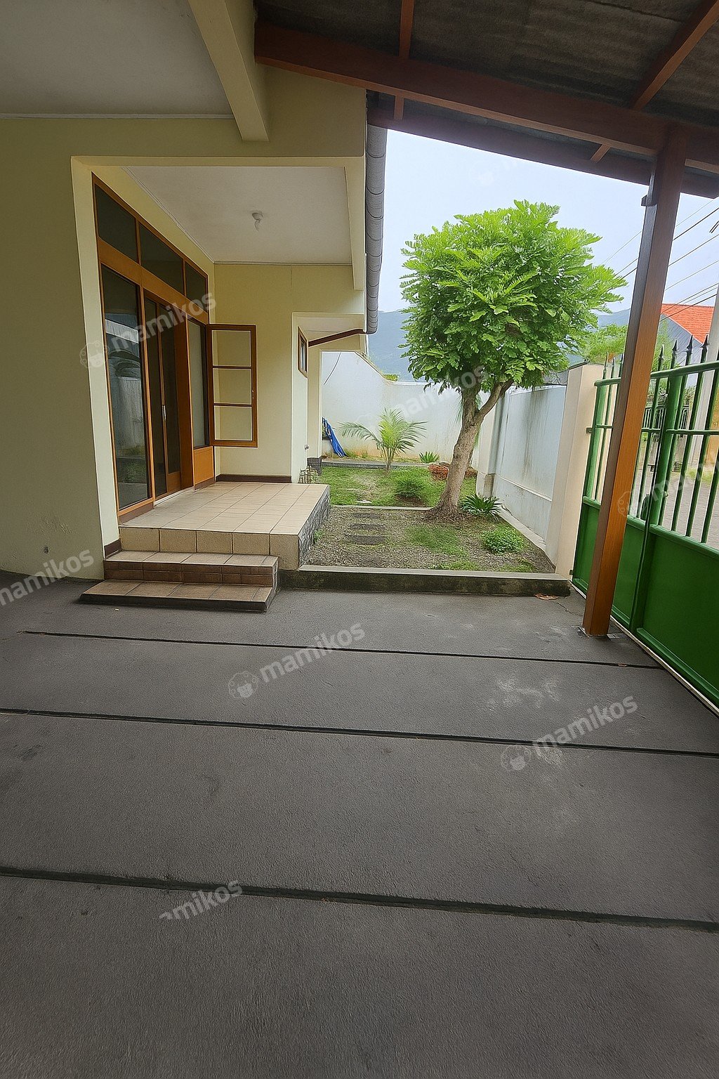 Rumah Sertifikat SHM 4 Kamar Tidur 3 Kamar Mandi Kebon Jeruk Jakarta Barat - Photo 2