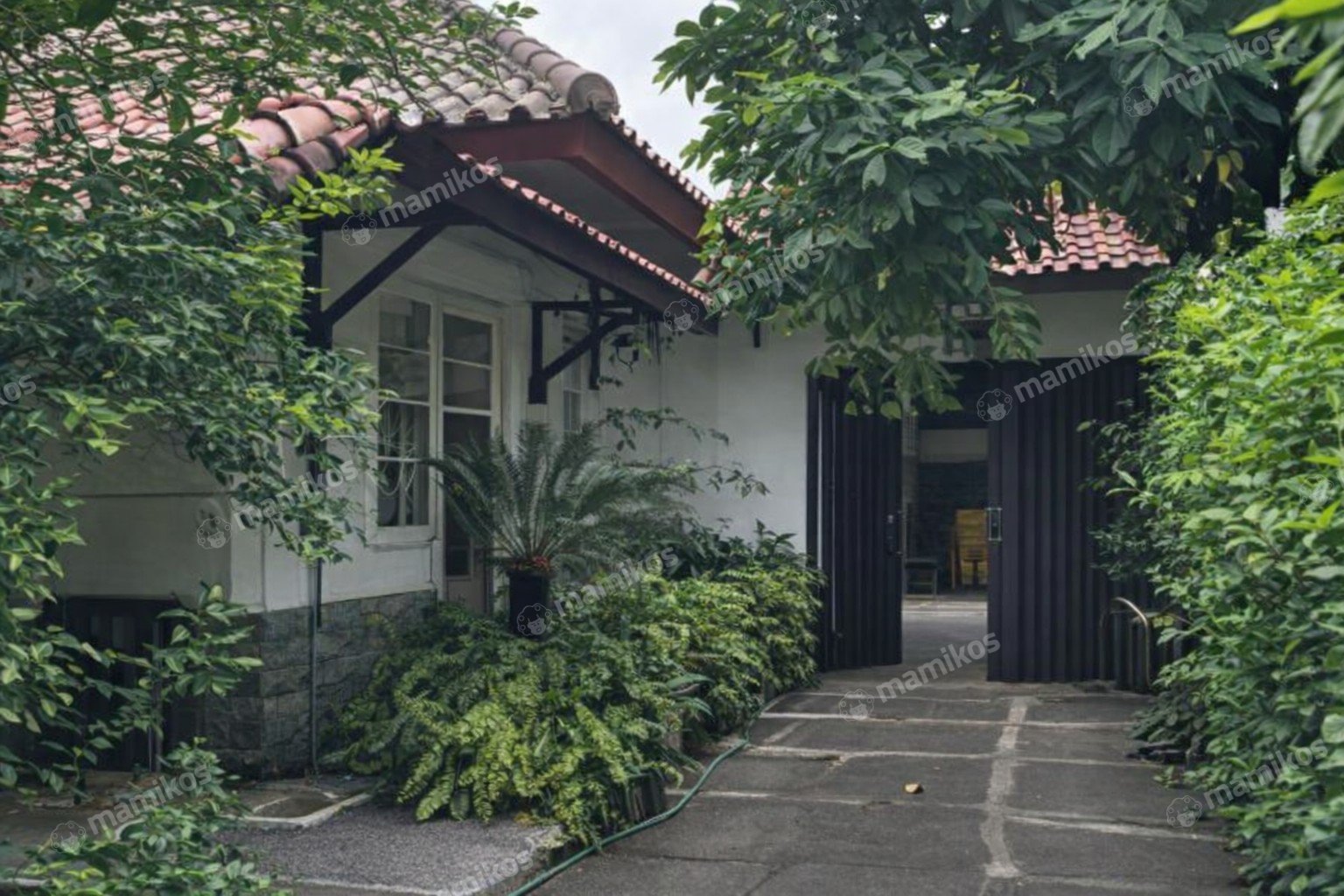 Rumah Sertifikat SHM 6 Kamar Tidur 3 Kamar Mandi Kebayoran Baru Jakarta Selatan