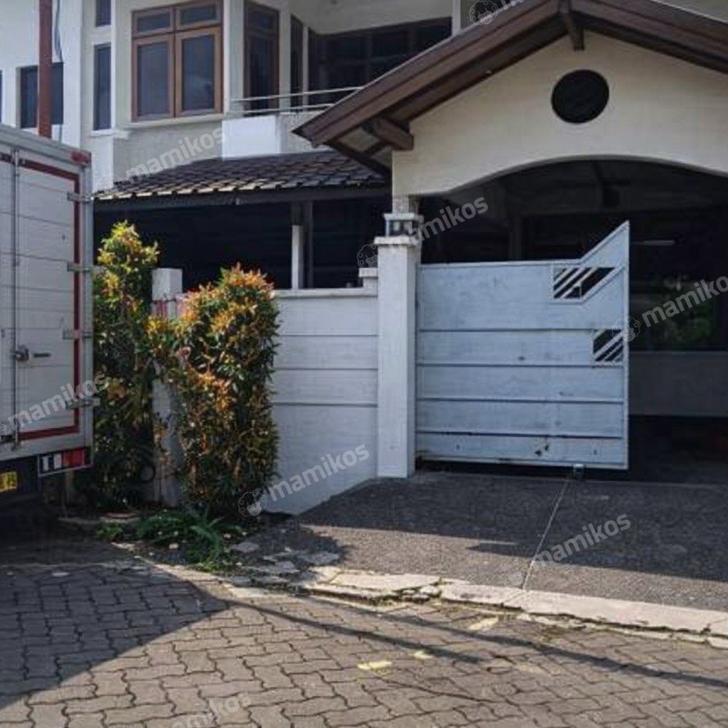 Rumah Sertifikat SHM 3 Kamar Tidur 3 Kamar Mandi Kelapa Dua Jakarta Barat