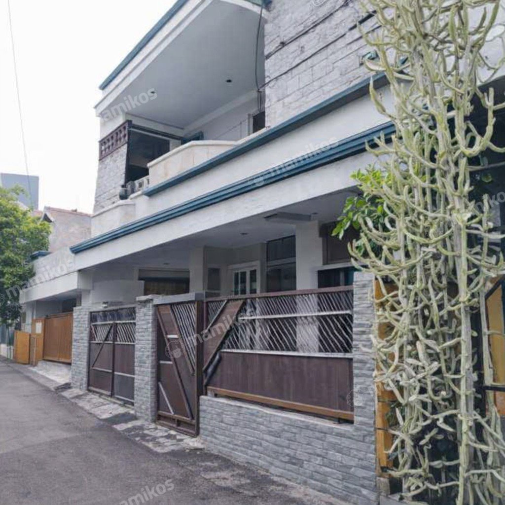 Rumah Sertifikat SHM 4 Kamar Tidur 2 Kamar Mandi Tanjung Duren Jakarta Barat - Photo 5