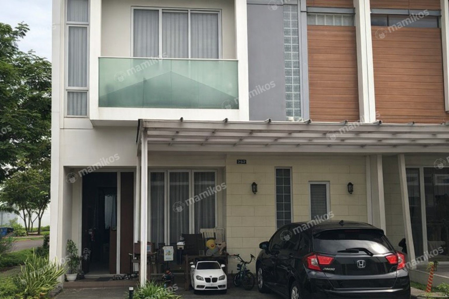 Rumah Sertifikat SHM 3 Kamar Tidur 3 Kamar Mandi Puri Indah Jakarta Barat