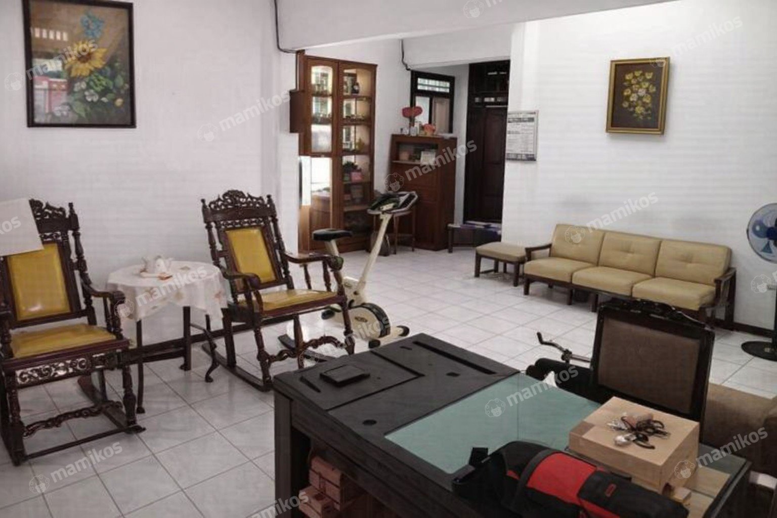 Rumah Sertifikat SHM 7 Kamar Tidur 3 Kamar Mandi Joglo Jakarta Barat