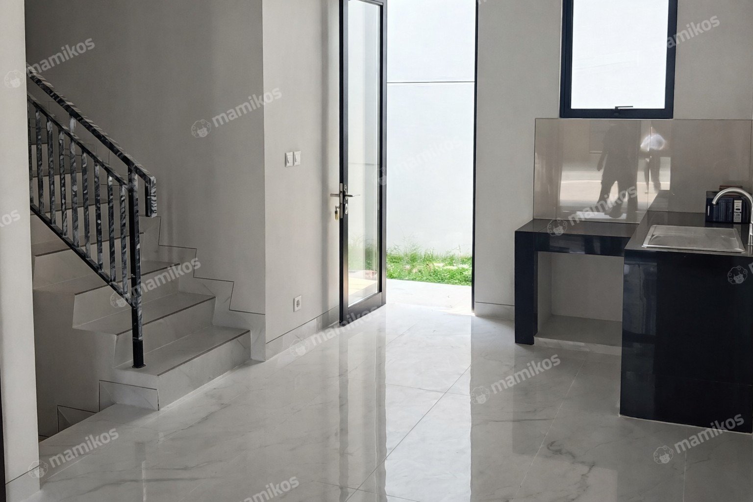 Rumah Sertifikat PPJB 3 Kamar Tidur 3 Kamar Mandi Pantai Indah Kapuk 2 Jakarta Utara