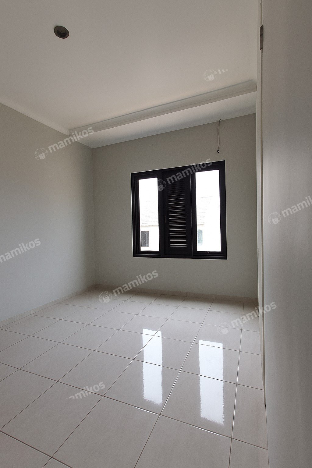 Rumah Sertifikat SHM 4 Kamar Tidur 2 Kamar Mandi Tanjung Duren Jakarta Barat - Photo 2