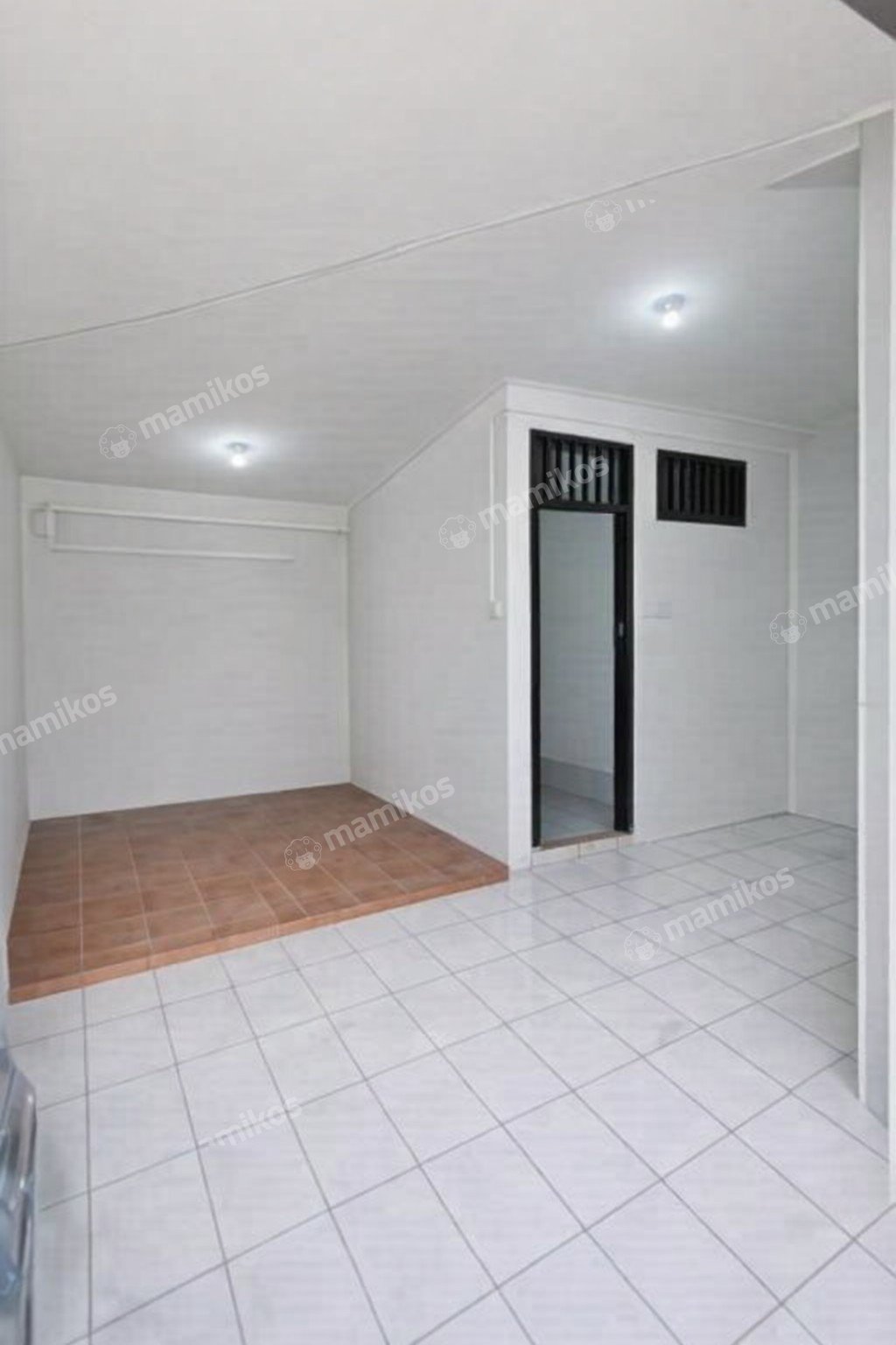 Rumah Sertifikat SHM 4 Kamar Tidur 2 Kamar Mandi Tanjung Duren Jakarta Barat - Photo 4