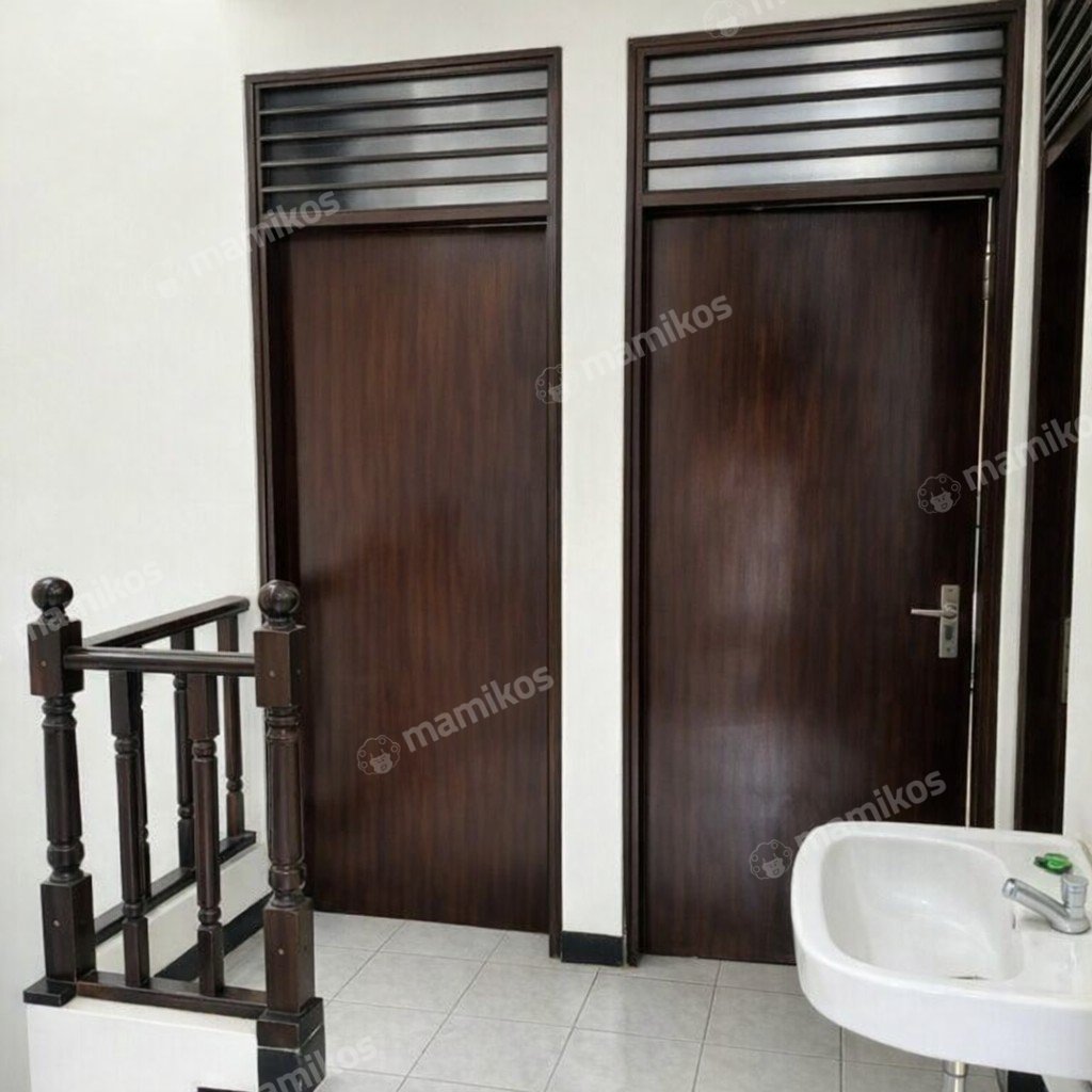Rumah Sertifikat SHM 5 Kamar Tidur 2 Kamar Mandi Tomang Jakarta Barat - Photo 2