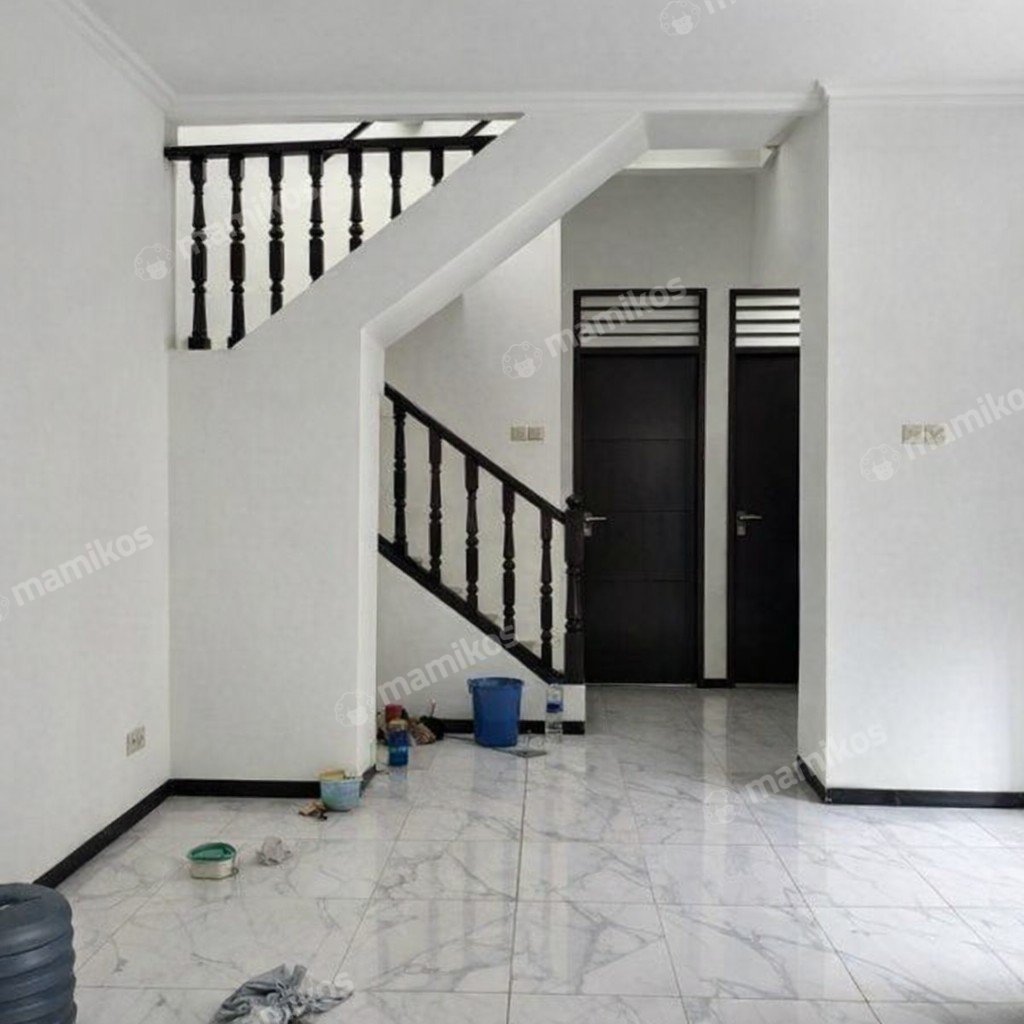 Rumah Sertifikat SHM 5 Kamar Tidur 2 Kamar Mandi Tomang Jakarta Barat - Photo 3