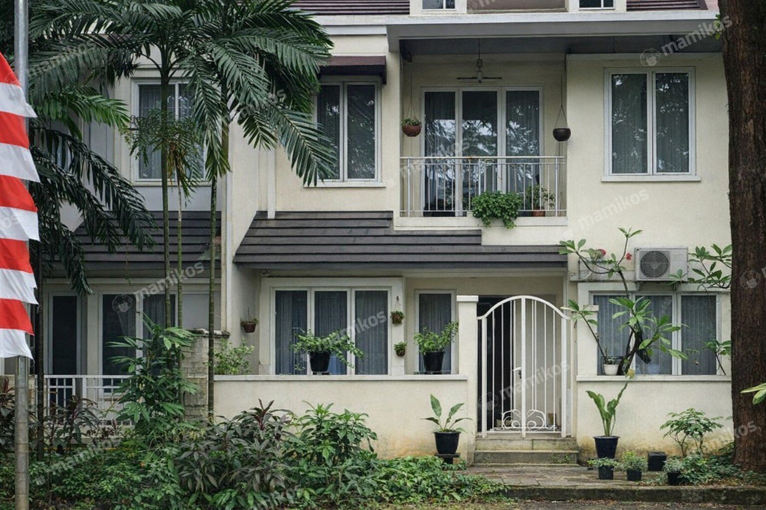 Rumah Sertifikat SHM 4 Kamar Tidur 3 Kamar Mandi Ulujami Jakarta Selatan