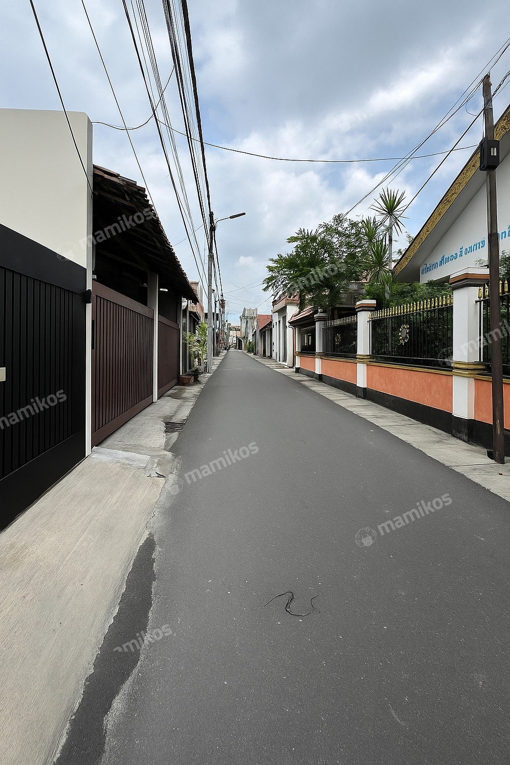 Rumah Sertifikat SHM 3 Kamar Tidur 3 Kamar Mandi Tomang Jakarta Barat - Photo 2