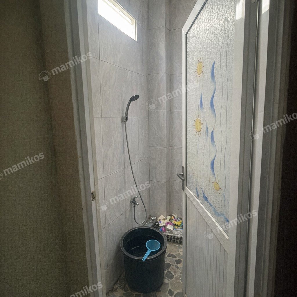 Rumah Sertifikat SHM 4 Kamar Tidur 4 Kamar Mandi Kebon Jeruk Jakarta Barat - Photo 4