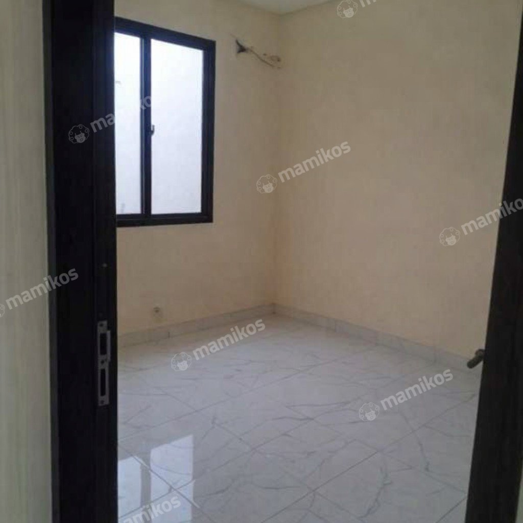 Rumah Baru Sertifikat SHM 4 Kamar Tidur Taman Surya Jakarta Barat - Photo 5