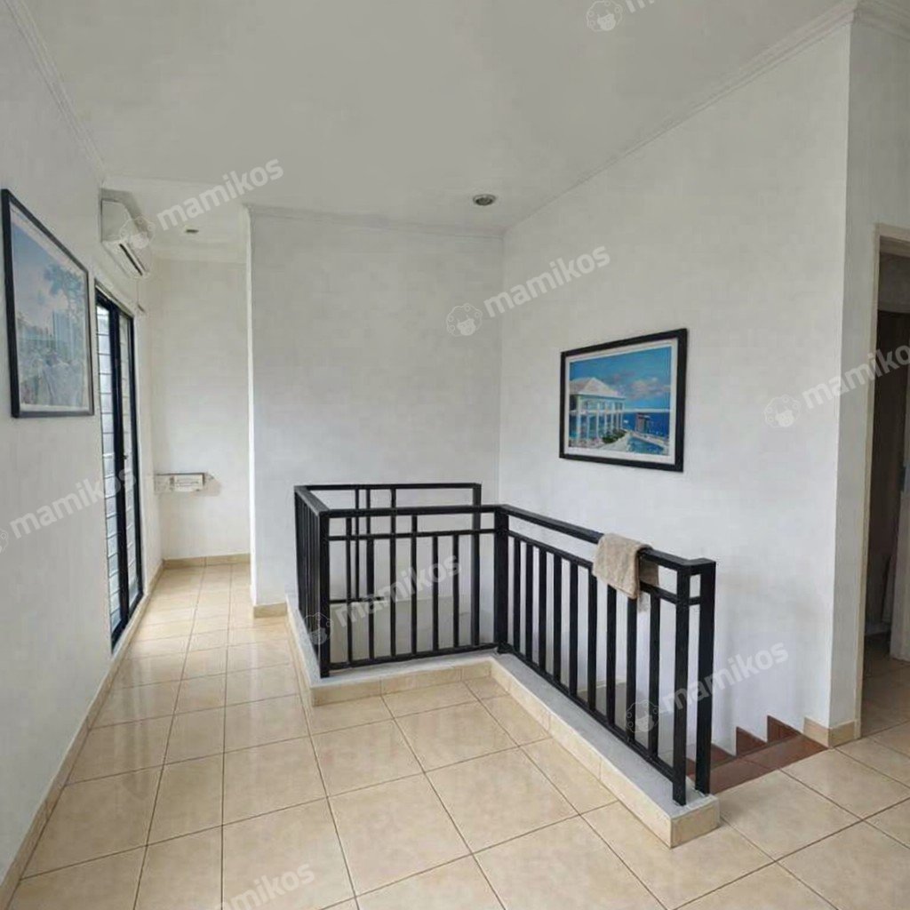 Rumah Sertifikat SHM 4 Kamar Tidur 4 Kamar Mandi Duri Kepa Jakarta Barat - Photo 2